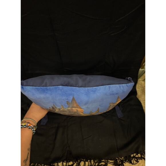 Universal Studios Harry Potter Square Accent Pillow Tasseled Corners - Picture 12 of 13